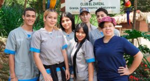 Grupo de estudiantes programa técnico veterinario Polisura