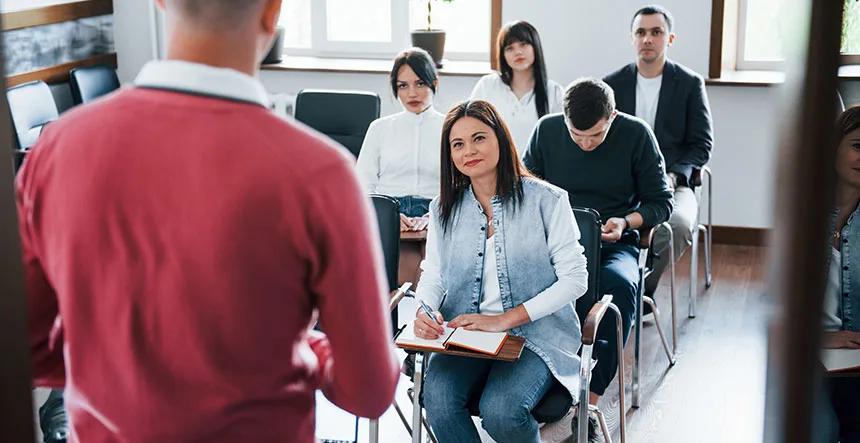 Habilidades clave para destacar como docente universitario estudiar docencia