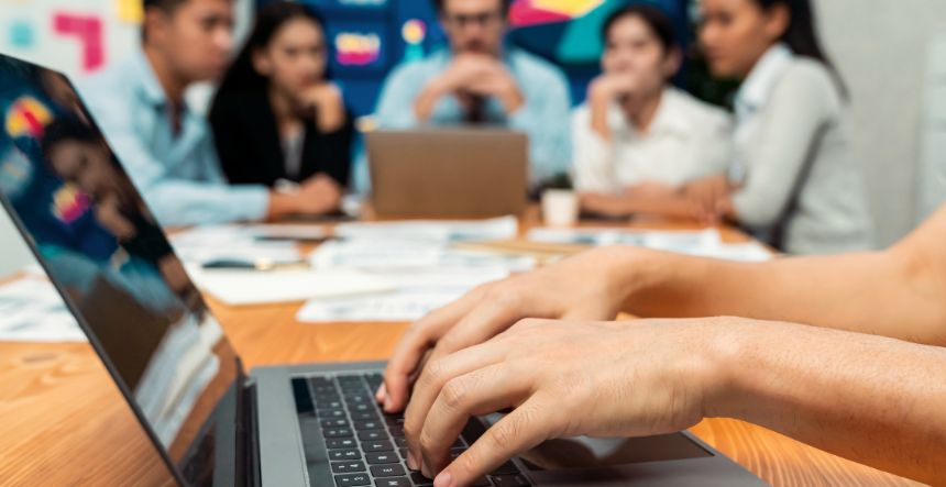 Brechas comunes en tu perfil: cómo cerrar diferencias de idiomas, tecnología y experiencia