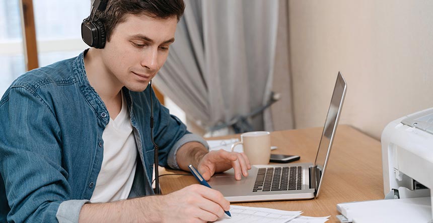 Carreras virtuales económicas en Colombia