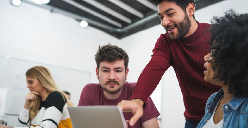 Participar en hackathons