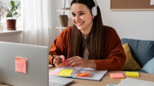 Estudiar virtual en Medellín Politécnico diplomados gratis Co-living para Estudiantes