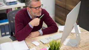 Cómo Reinventarte Laboralmente Después de los 40: para Colombia y LATAM