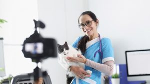Estudia Auxiliar Veterinario Virtual: Programa Completo y Prácticas