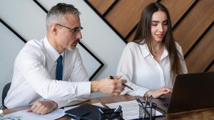 Derecho Económico y Empresarial: Dónde Capacitarte para Aplicarlo en los Negocios