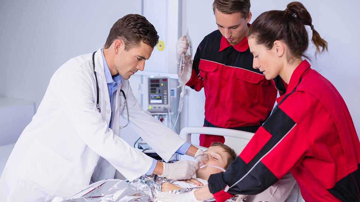 ¿Dónde Encuentro Cursos y Certificados Reconocidos en Emergencias Médicas para Avanzar en mi Carrera?